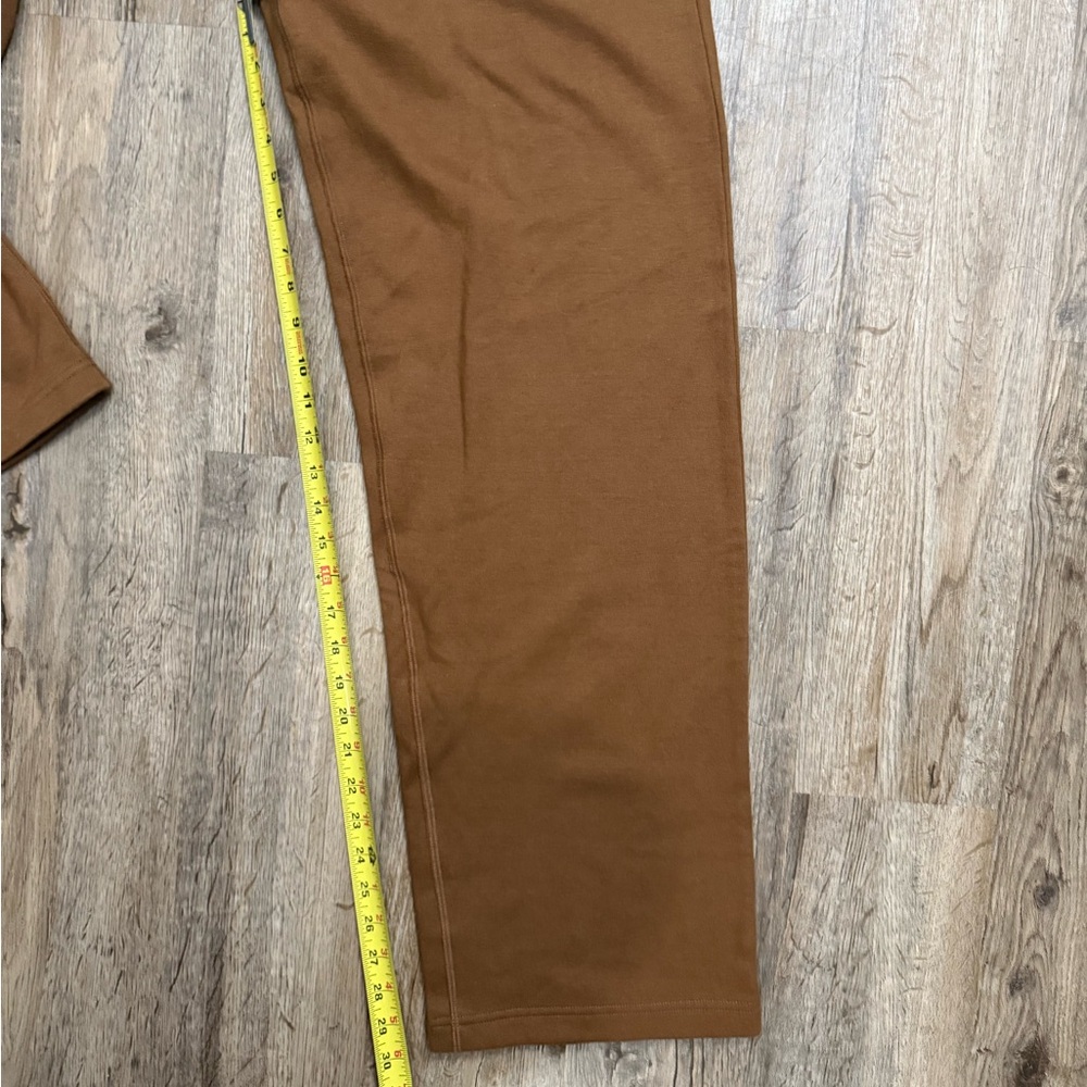Skims • Cotton Blend Fleece Jersey Sweatpants - Picture 10 of 11